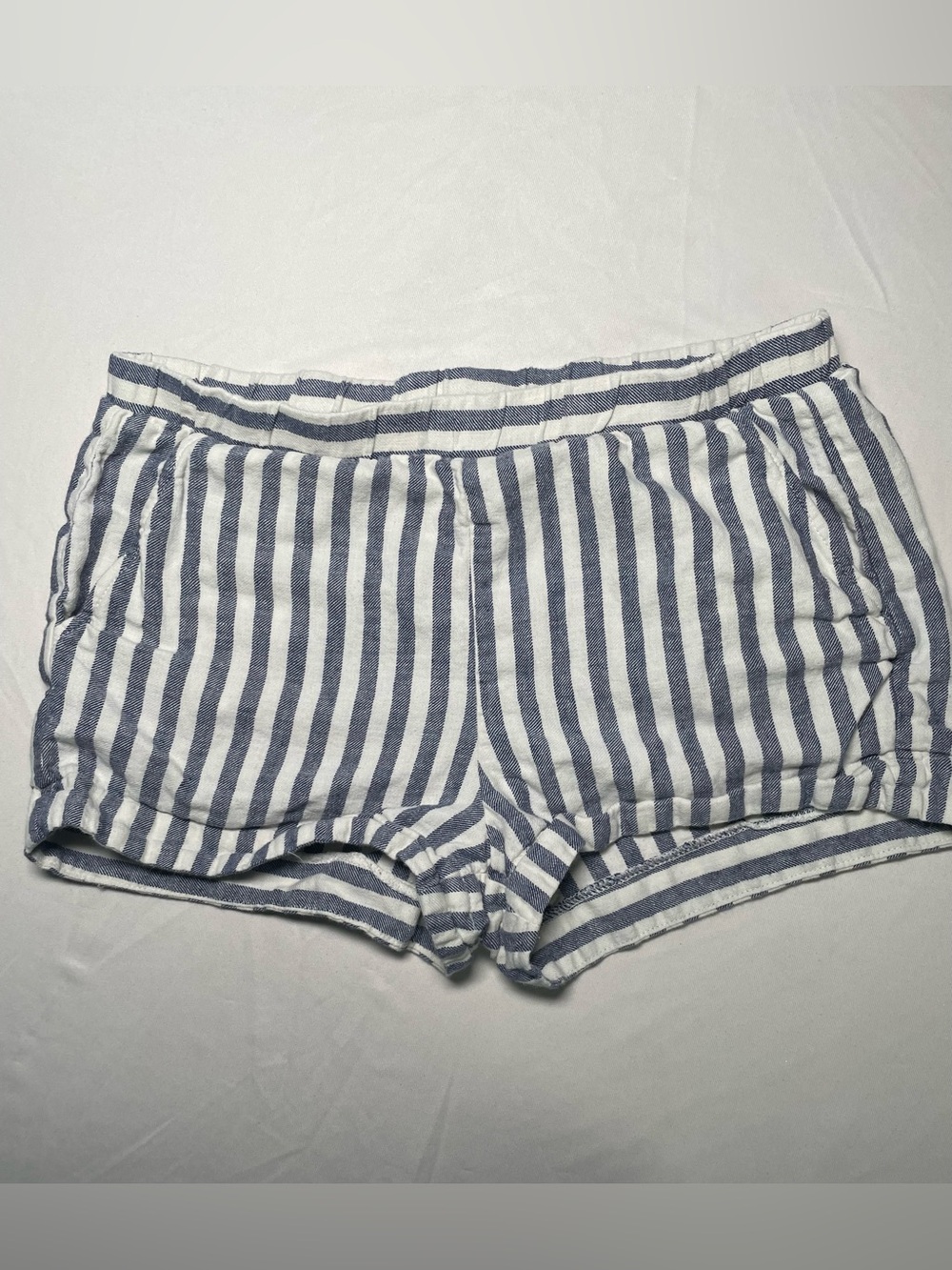 Splendid Women’s Navy/Ivory Linen Blend Striped Pull On Casual Shorts XS
